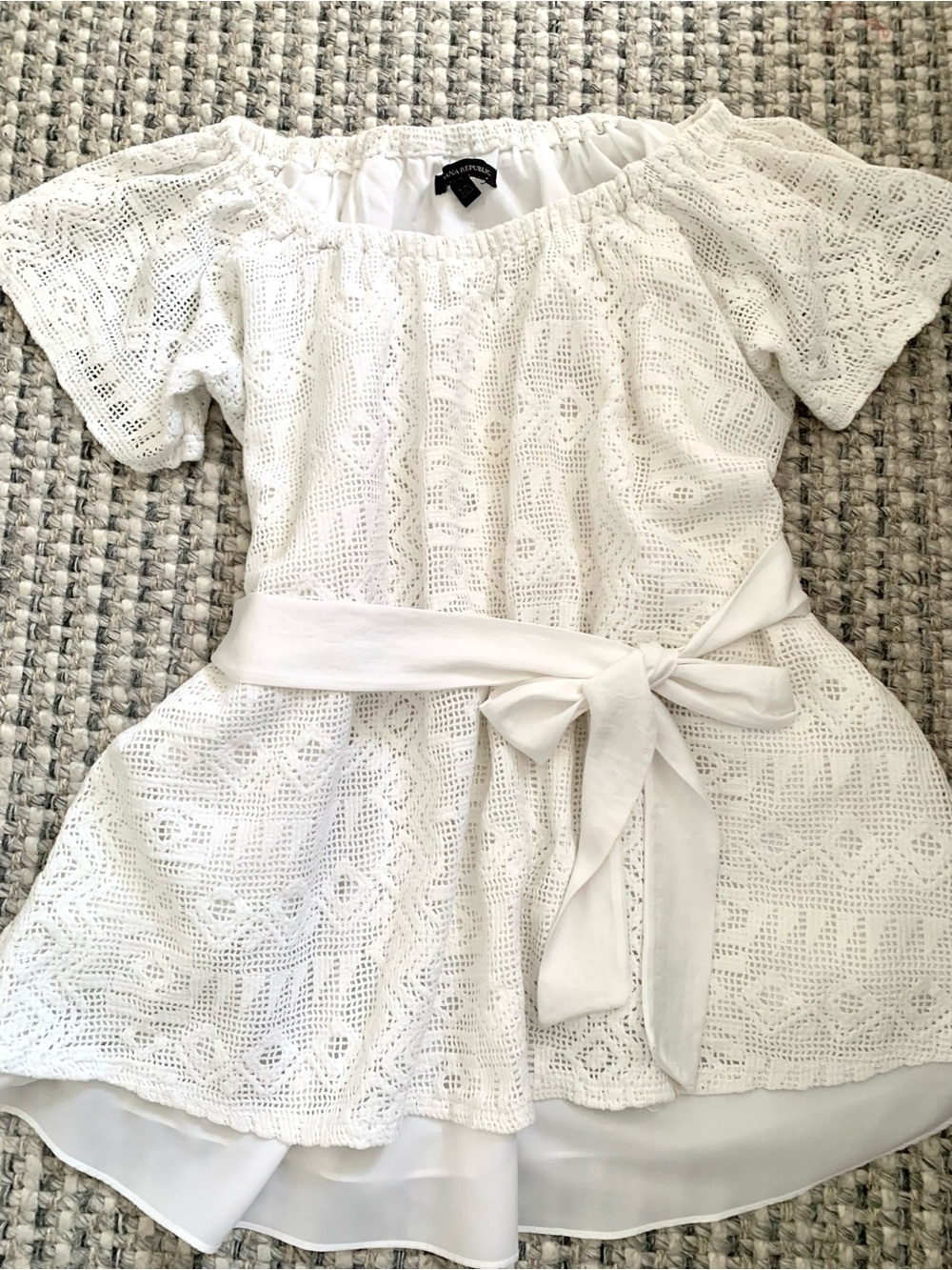 Banana Republic Off-Shoulder White Lace Mini Dress - Picture 9 of 10